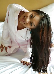 सेक्स pics एशियाई मॉडल tailynn पहनता है सुंदर pajamas, Tailynn , teen , skinny 