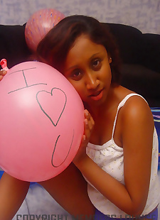 الجنس الهواة جميل الهندي فتاة يلعب مع balloons, panties 