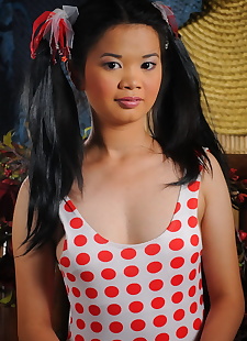 性爱照片 可爱的 亚洲 青少年 显示 她的 barely, nipples , amateur 